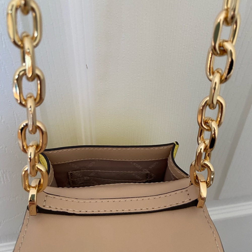 MICHAEL KORS
Carmen Small Color-Block Faux Leather Phone Crossbody Bag - Picture 5 of 9
